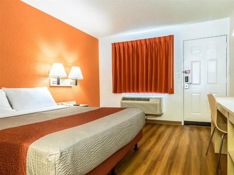 Motel 6-Anaheim, Ca - Fullerton East Exteriér fotografie